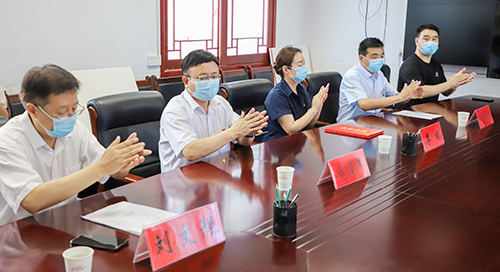 履行社会责任 彰显企业担当 ——开云手机站官方网站向汝阳县进行爱心捐赠
